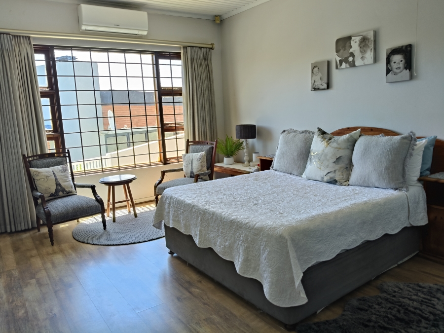 4 Bedroom Property for Sale in Wavecrest Eastern Cape